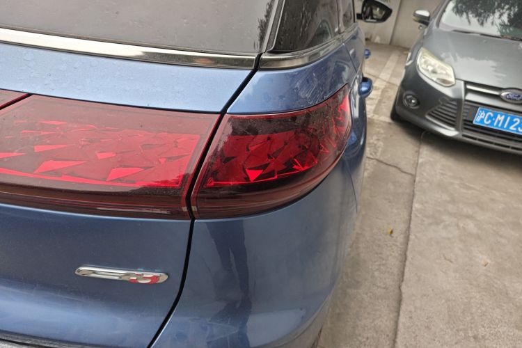 小鹏G3 2019款 尊享版车身外观9