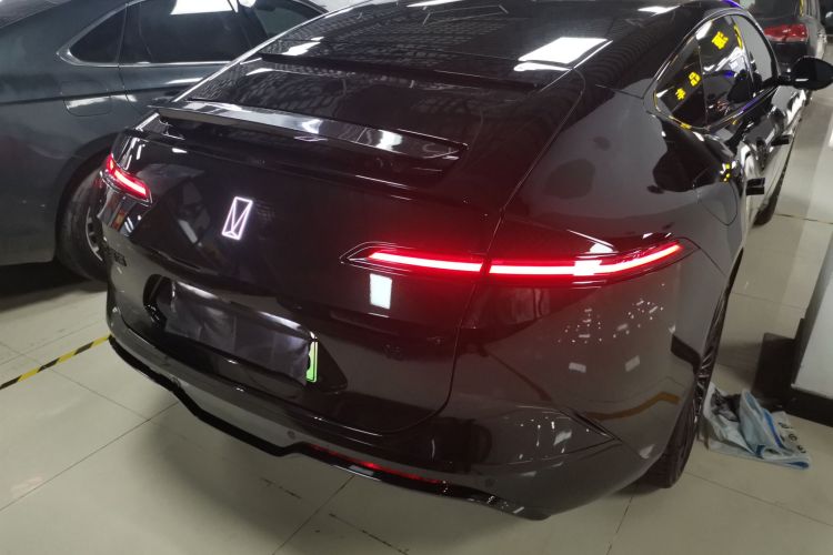 阿维塔12 2025款 Ultra增程版车身外观6005