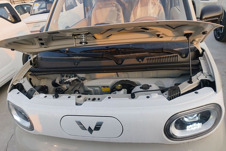 五菱汽车 宏光MINIEV 2024款 第三代 215km 青春版机舱底盘24