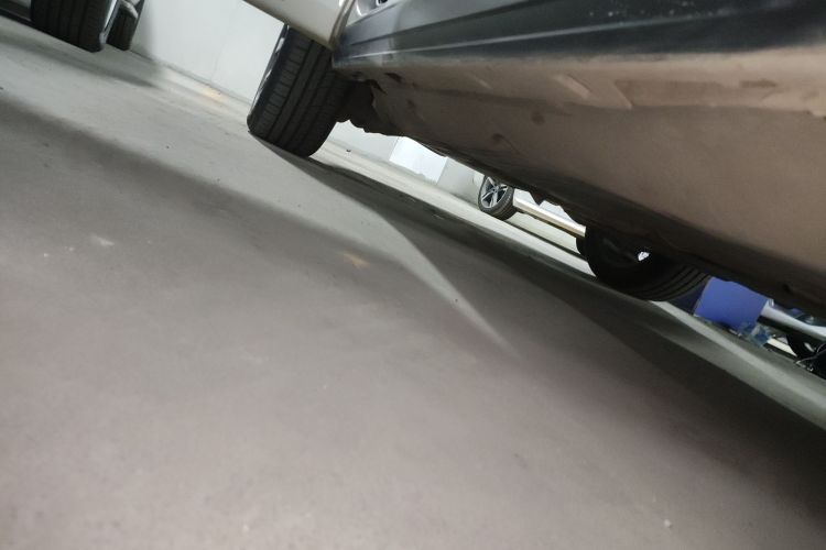 路虎 发现运动版 2020款 249PS R-Dynamic 性能科技版 7座局部细节9001