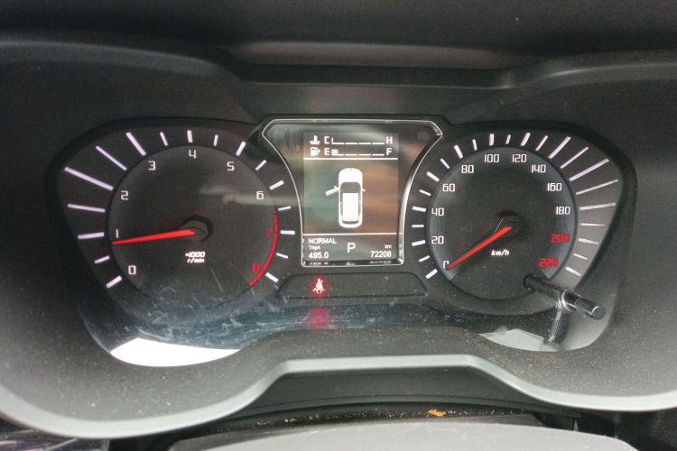 广汽传祺 传祺GS4 2017款 235T 自动两驱精英版局部细节14