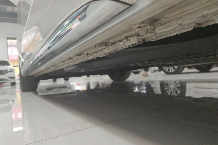 别克 世纪 2023款 2.0T 六座蕴世版机舱底盘30