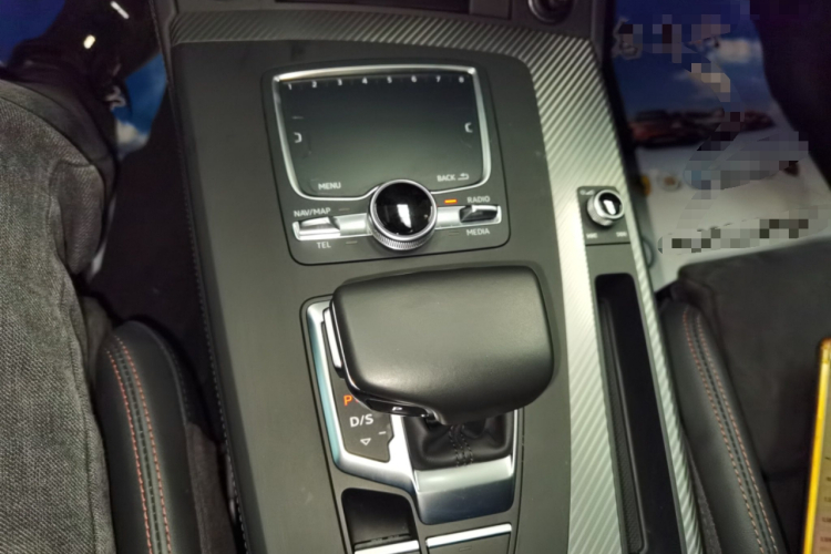 奥迪Q5L 2020款 45 TFSI 尊享运动型中控内饰18