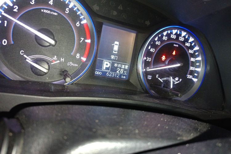 丰田 汉兰达 2015款 2.0T 四驱豪华版 7座中控内饰15