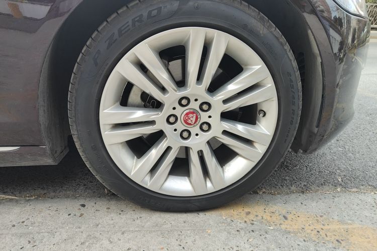 捷豹XFL 2018款 XFL 2.0T 250PS 豪华版车身外观10