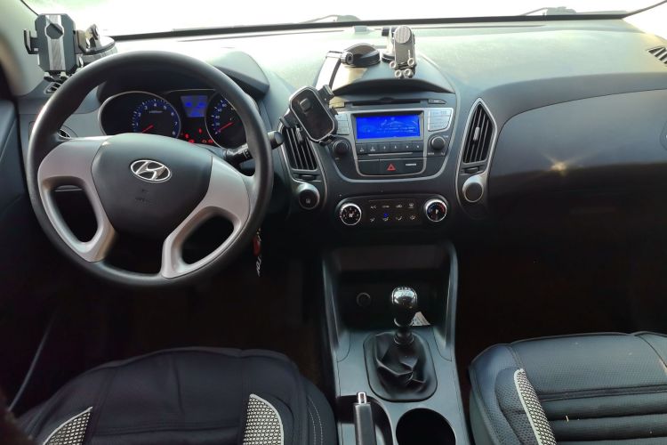 北京现代ix35 2015款 2.0L 手动两驱舒适型 国V中控内饰7002