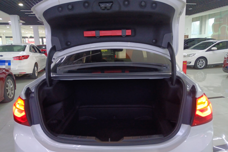 宝马1系 2017款 118i 运动型局部细节23