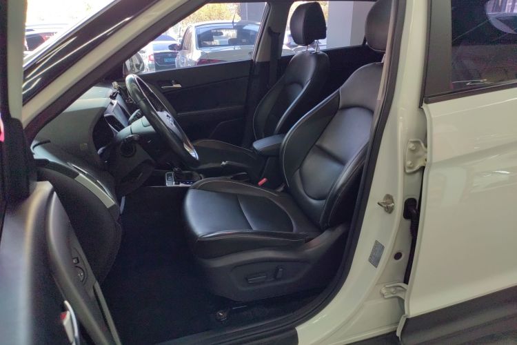 北京现代ix25 2017款 1.6L 自动智能型中控内饰19