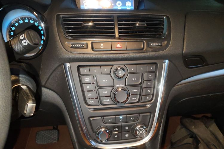 别克 昂科拉 2014款 1.4T 自动两驱都市精英型中控内饰16