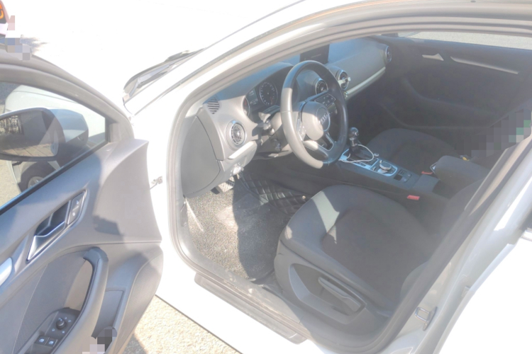 奥迪A3 2020款 改款 Sportback 35 TFSI 进取型 国VI中控内饰20