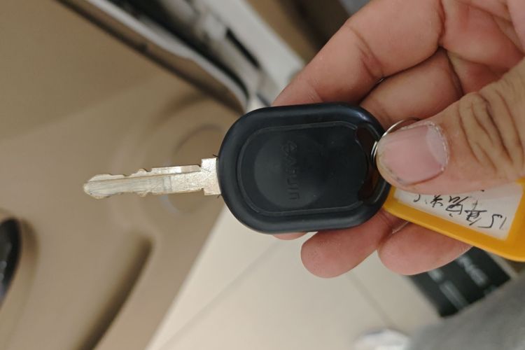 五菱汽车 五菱宏光 2014款 1.2L S舒适型国IV中控内饰11