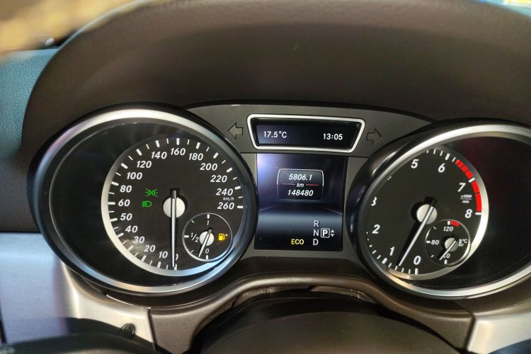 奔驰M级 2015款 ML 320 4MATIC局部细节14