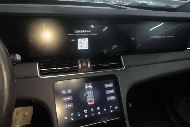 理想汽车 理想ONE 2020款 增程6座版中控内饰16