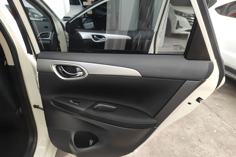 日产 轩逸 2019款 经典 1.6XE CVT舒适版中控内饰7006