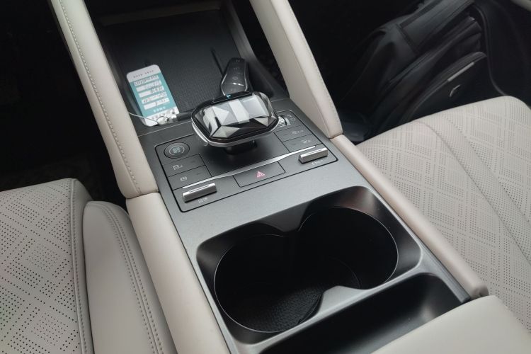 比亚迪 元UP 2024款 401KM 超越型中控内饰18