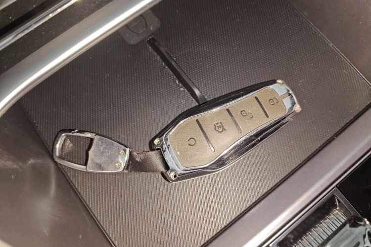 比亚迪 宋PLUS新能源 2023款 冠军版 DM-i 110KM 旗舰型中控内饰7001