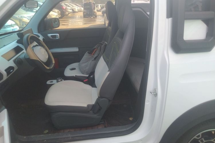 吉利银河 2024款 200km 熊猫骑士中控内饰19