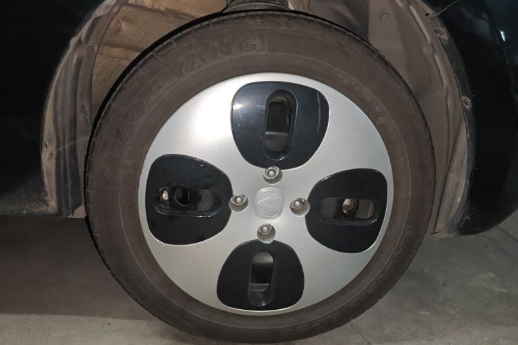 长安欧尚 奔奔E-Star 2021款 国民版 心悦版（快充版）磷酸铁锂（31.18kWh）车身外观10