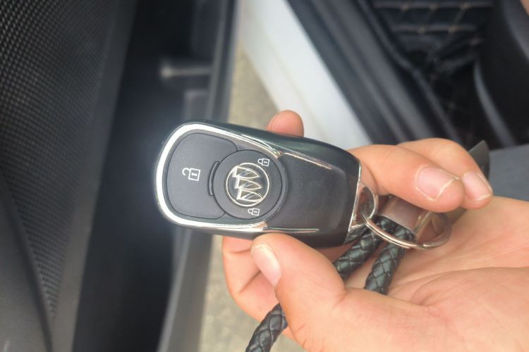 别克GL6 2021款 323T 轻混动互联豪华型中控内饰7001