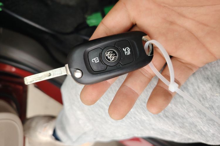 别克 威朗 2015款 三厢 15S 自动进取型中控内饰11