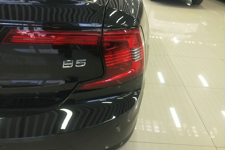 沃尔沃S90 2025款 B5 智雅豪华版车身外观9