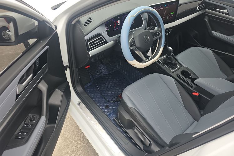 大众 朗逸 2023款 1.5L 自动五百万版中控内饰7003