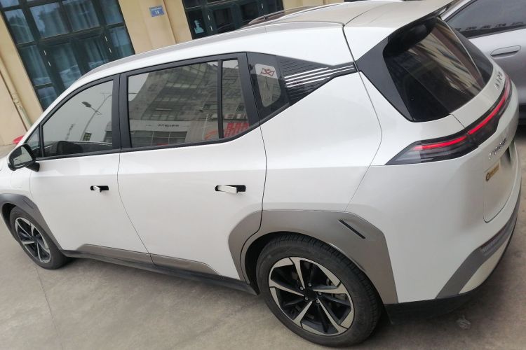 埃安 AION Y 2024款 Plus 610 智驾版车身外观4