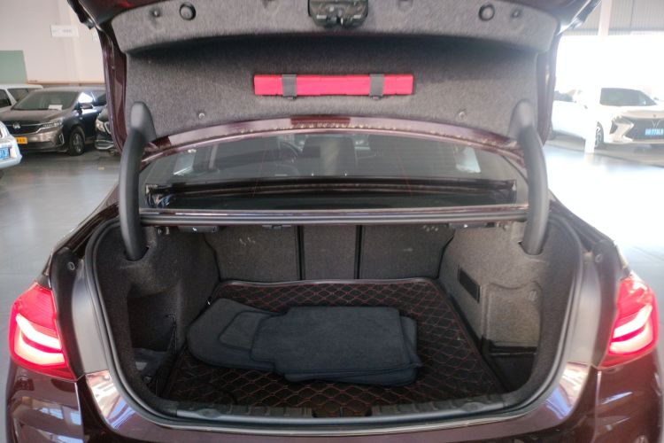 宝马3系 2016款 320Li 时尚型机舱底盘23