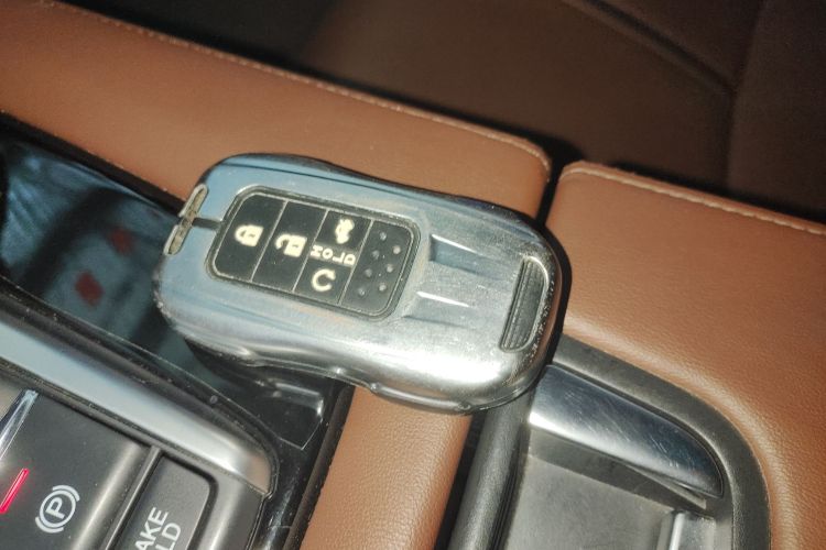 本田UR-V 2020款 370TURBO 四驱尊享版中控内饰11