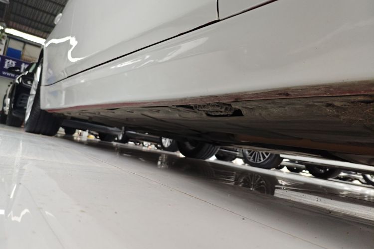 宝马3系 2018款 320Li 时尚型局部细节9001