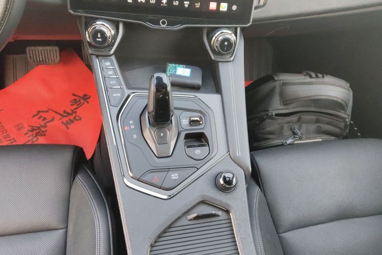 领克01 2021款 2.0TD 四驱劲Halo中控内饰18