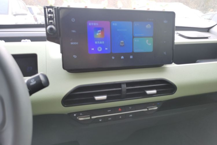 吉利银河 2024款 熊猫mini 200km 耐力熊中控内饰16