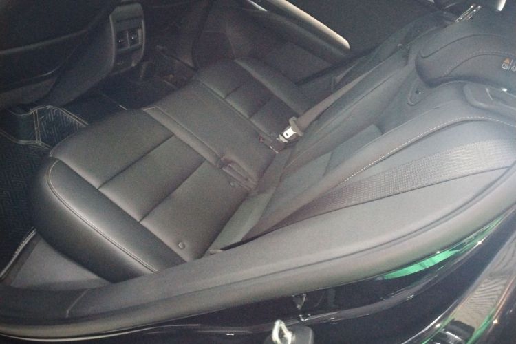 凯迪拉克XT4 2020款 28T 两驱领先型中控内饰21