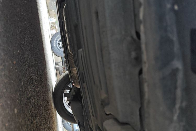 奔驰E级 2017款 E 300 L 豪华型局部细节9003