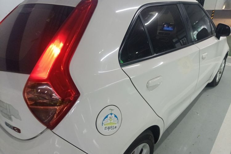 名爵3 2014款 1.5L AMT精英版车身外观9