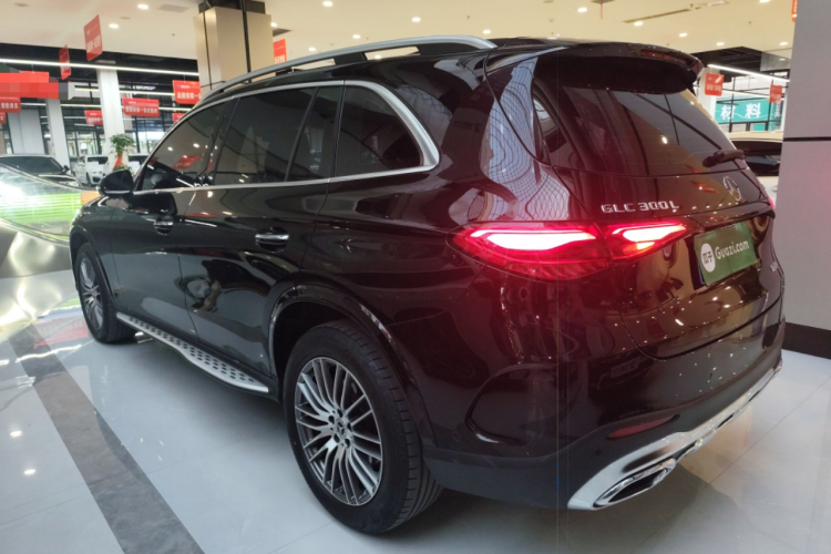 奔驰GLC 2023款 GLC 300 L 4MATIC 动感型 5座车身外观4