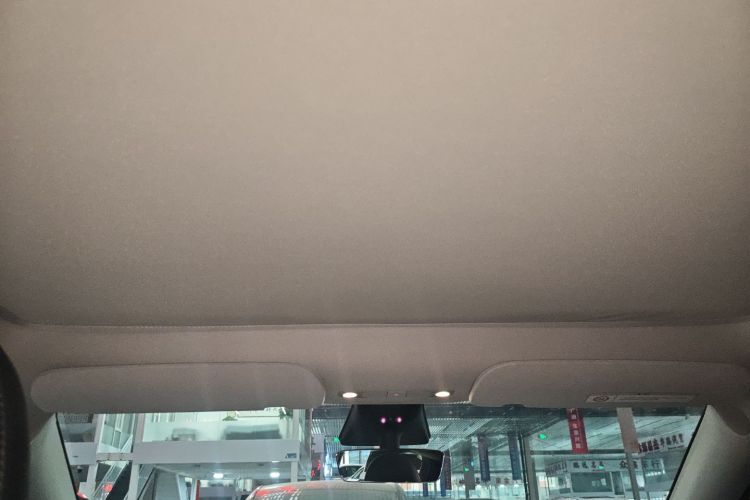 特斯拉 Model Y 2023款 长续航全轮驱动版中控内饰22