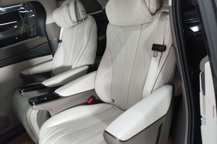 腾势D9 2022款 DM-i 1040 尊贵型中控内饰7004