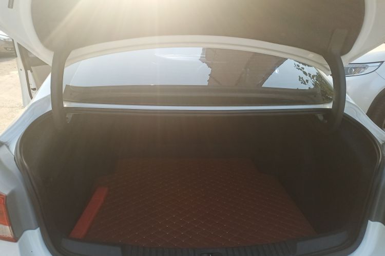 别克 威朗 2018款 三厢 15S 自动领先型机舱底盘23