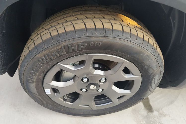 宝骏悦也Plus 2026款 301km旗舰版车身外观6007