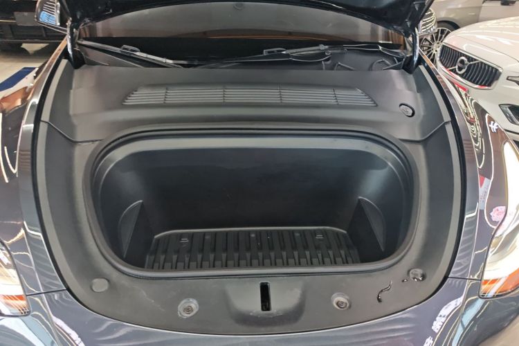 特斯拉 Model Y 2024款 后轮驱动版机舱底盘24