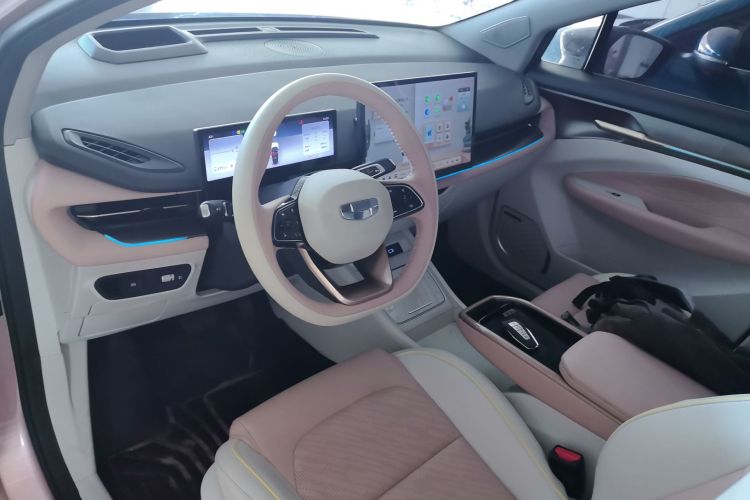 吉利几何M6 2022款 580 新趣型中控内饰7002