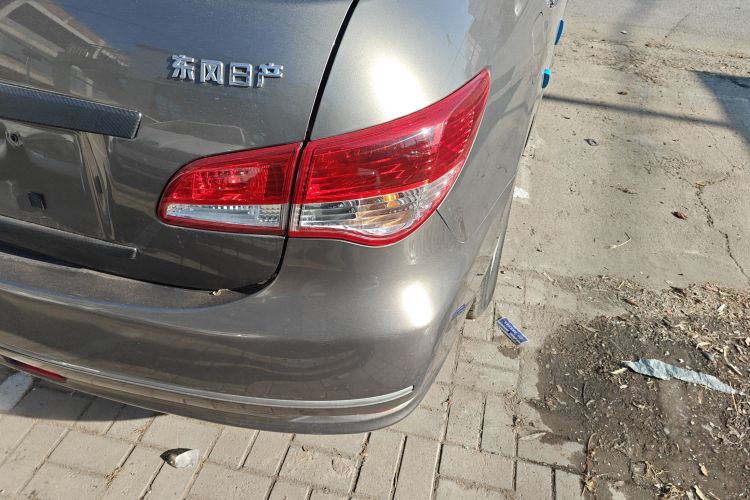 日产 轩逸 2012款 经典 1.6XE 自动舒适版车身外观9