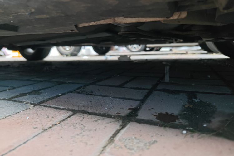 福特 福克斯 2012款 三厢 1.6L 手动风尚型局部细节9001