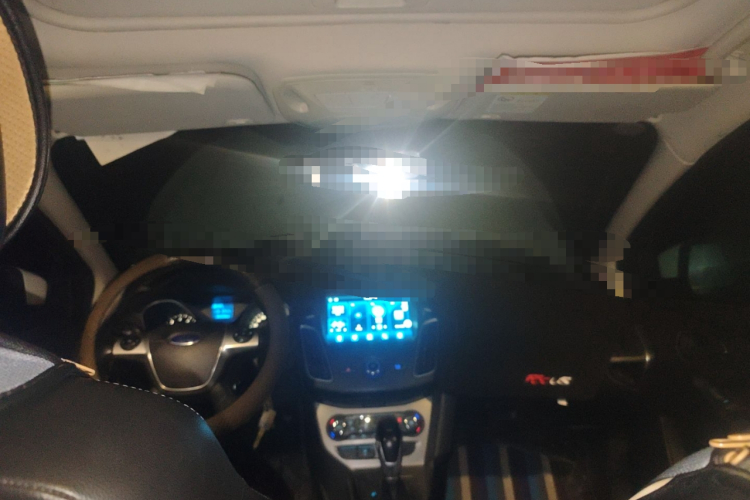 福特 福克斯 2012款 两厢 1.6L 自动风尚型局部细节22