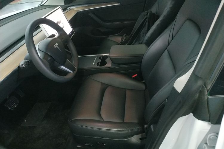 特斯拉 Model 3 2022款 后轮驱动版中控内饰19