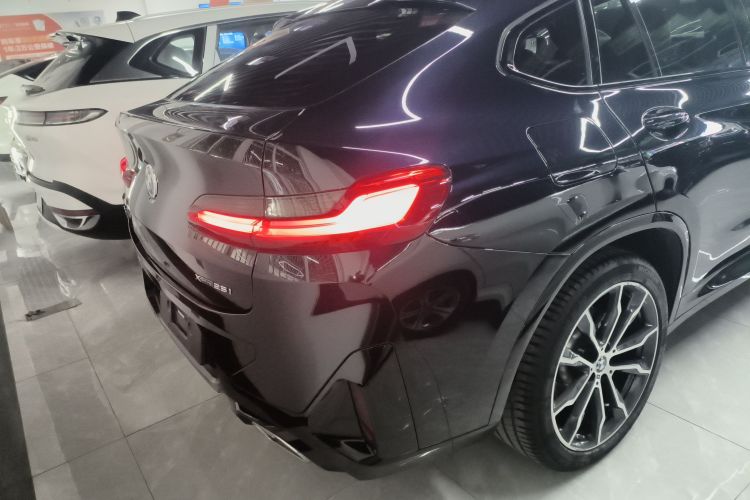 宝马X4 2022款 xDrive 25i M运动套装车身外观6006