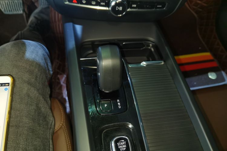 沃尔沃S60 2023款 B4 智逸豪华版中控内饰18