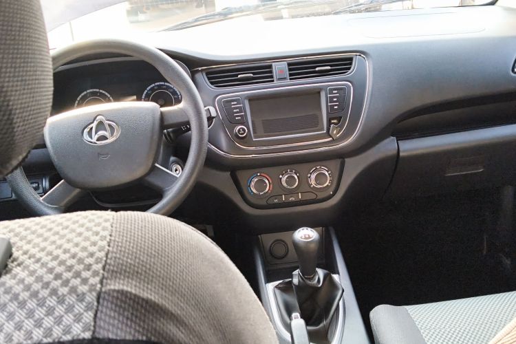 长安凯程 2021款 1.5L欧诺S智享版双蒸空调客车JL473QG中控内饰7002