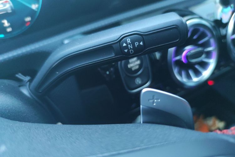 奔驰CLA 2021款 CLA 200中控内饰18